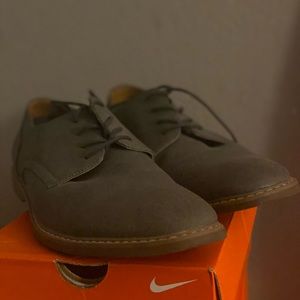 Pre owned men’s dress shoes size 11